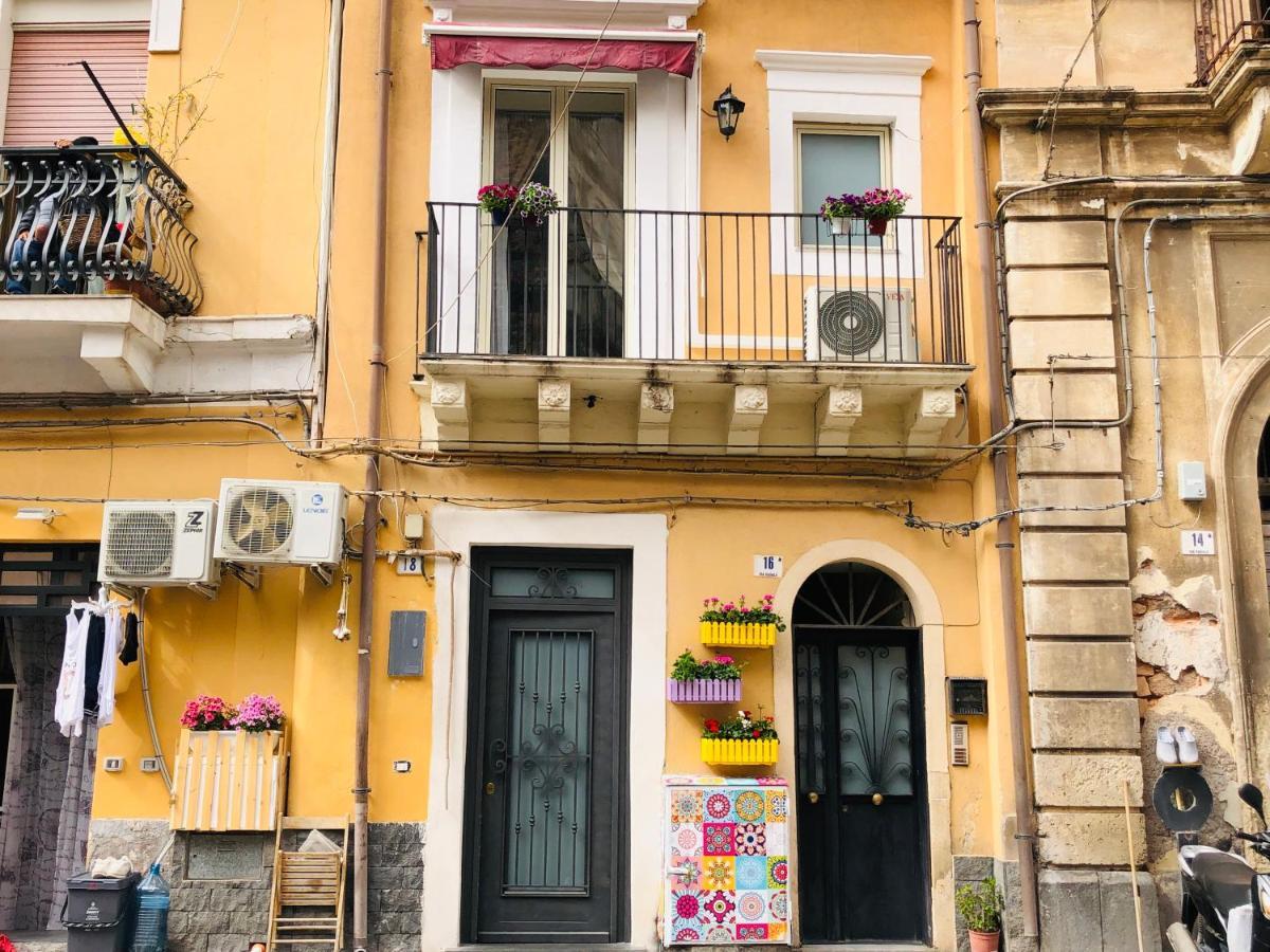 Petit Palais Apartment Catania Exterior photo